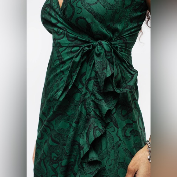 Disturbia Ophidia Snake Print Cami Midaxi Wrap Dress - Green | US16 - Picture 3 of 3